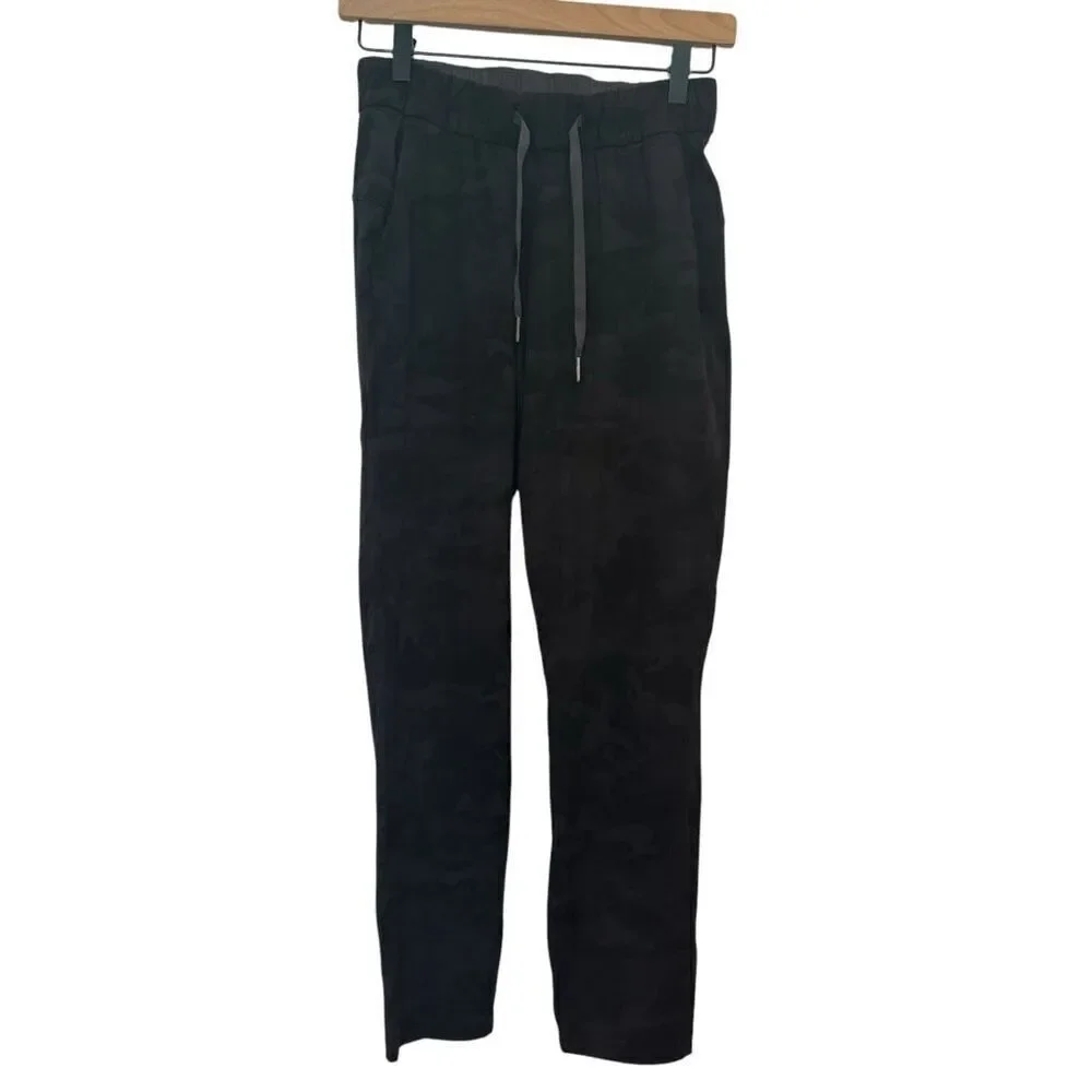Lululemon On The Fly Pants Charcoal Camo Size 2